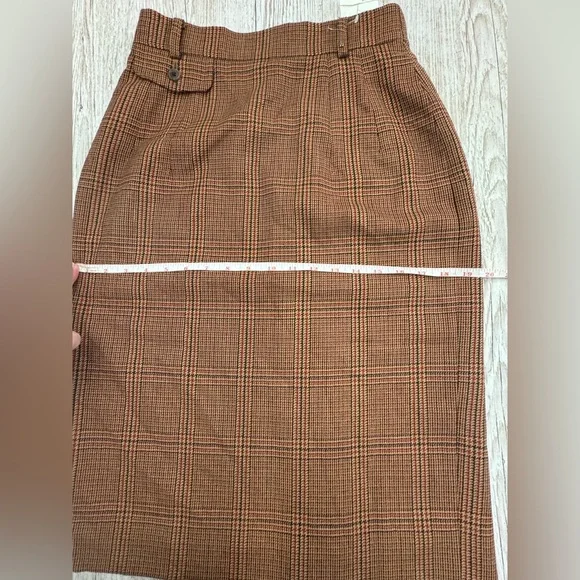 NWT Etienne Aigner 100% Virgin Wool Plaid Skirt size US 4